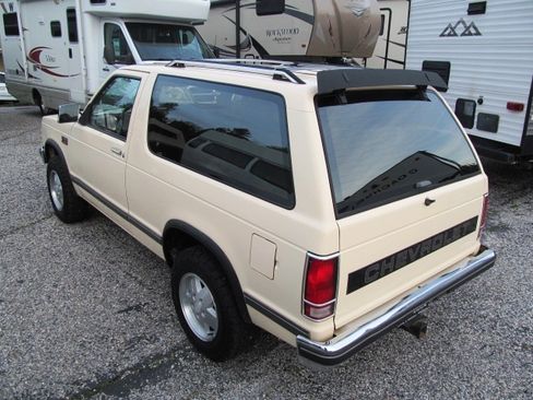 Used 1989 Chevrolet S10 Blazer image 4