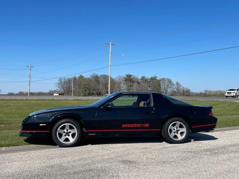 Used 1989 Chevrolet Camaro IROC-Z image 14