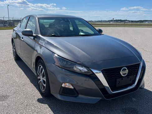 Used 2022 Nissan Altima 2.5 S FWD image 4