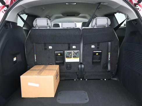 Used 2026 Toyota Sienna LE image 33