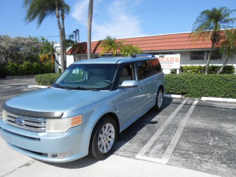 Used 2009 Ford Flex 2WD SEL image 1