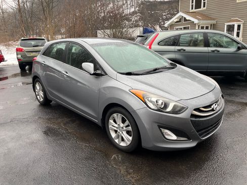 Used 2014 Hyundai Elantra GT image 2
