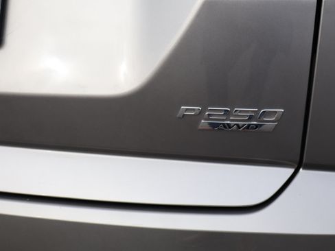 Used 2019 Jaguar E-PACE SE image 13