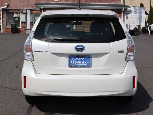Used 2012 Toyota Prius V Five image 7