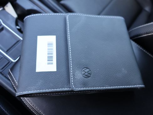 Used 2022 Volkswagen Atlas Cross Sport SE image 30