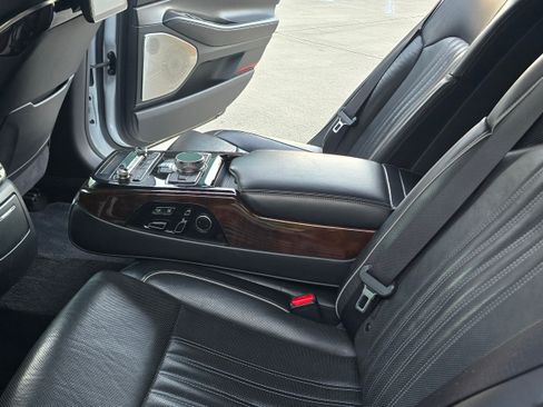 Used 2018 Genesis G90 5.0 Ultimate image 25