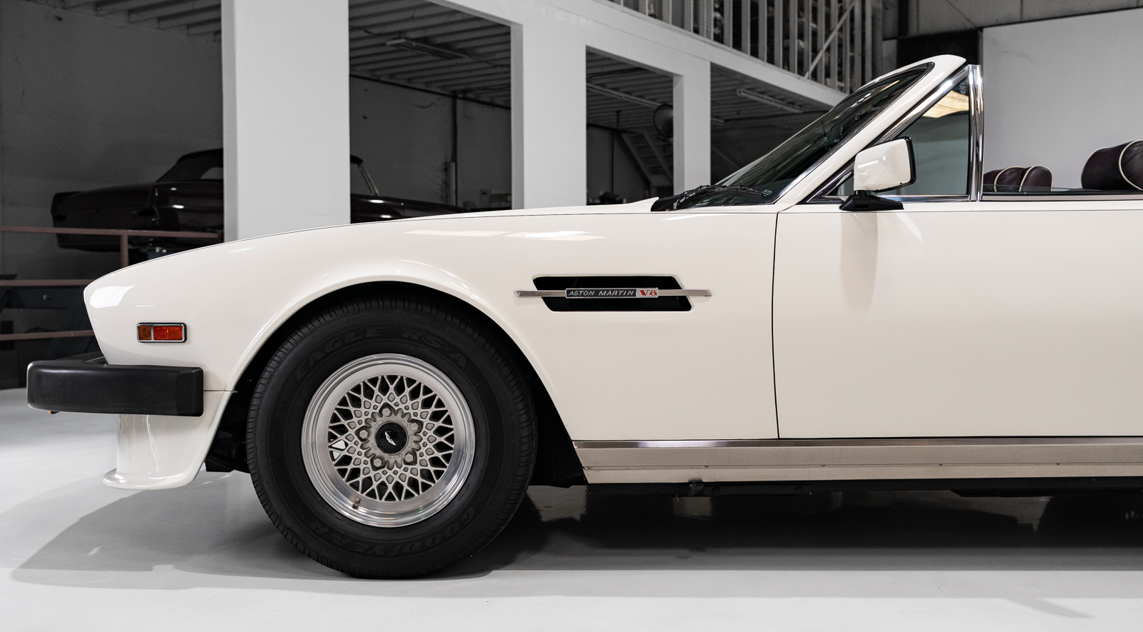 Used 1988 Aston Martin V8 Vantage RWD image 11
