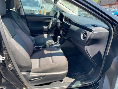 Used 2017 Toyota Corolla LE image 16