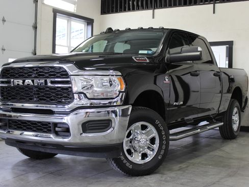 Used 2019 RAM 3500 Tradesman image 2