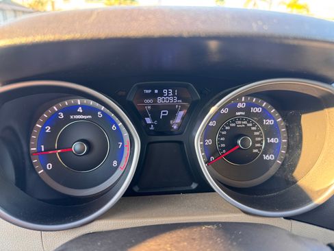 Used 2012 Hyundai Elantra image 21