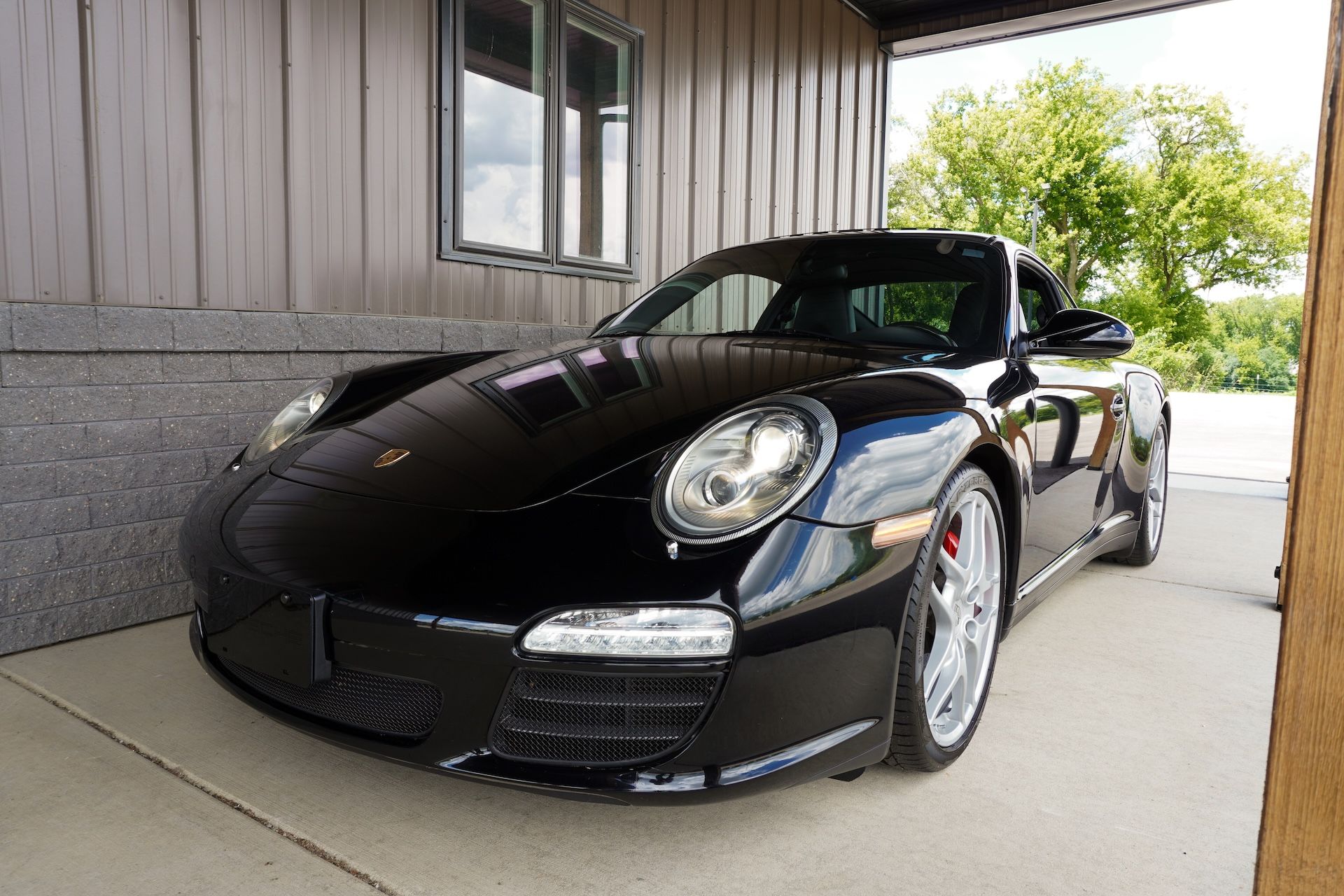 Used 2010 Porsche 911 Coupe AWD/4WD image 13