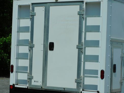 Used 2022 Chevrolet Express 3500 UNAVAIL RWD image 11