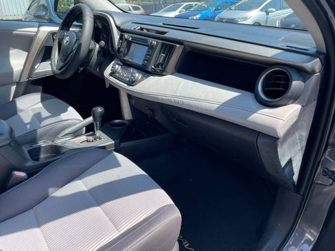 Used 2013 Toyota RAV4 XLE image 16