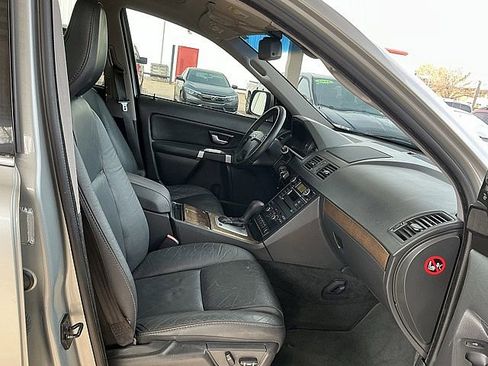Used 2010 Volvo XC90 3.2 image 11