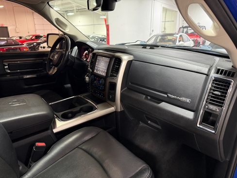Used 2015 RAM 1500 4x4 Crew Cab Laramie image 18