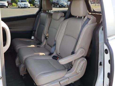 Used 2023 Honda Odyssey Touring image 13