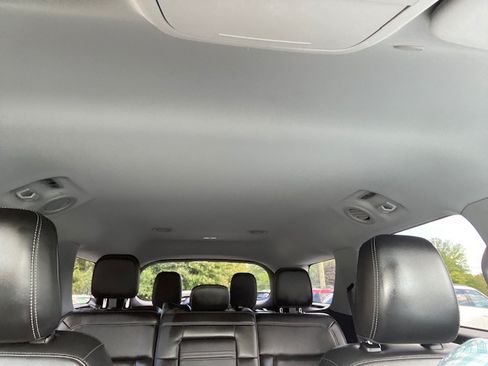 Used 2022 Ford Explorer XLT image 13