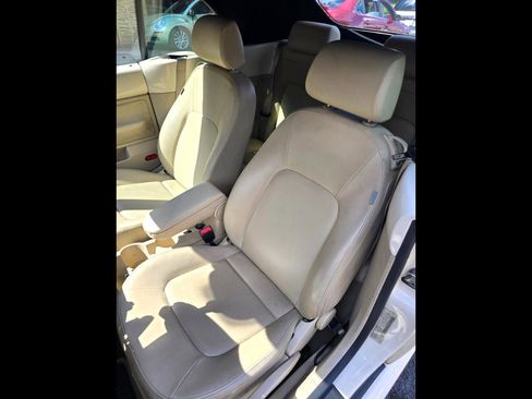 Used 2008 Volkswagen Beetle SE image 11