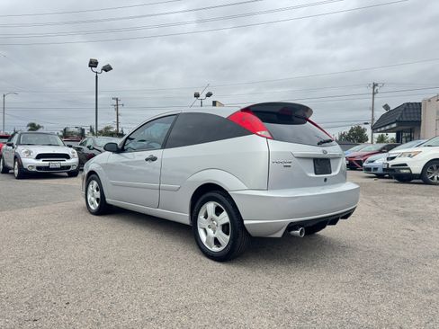Used 2006 Ford Focus ZX3 Hatchback FWD image 5