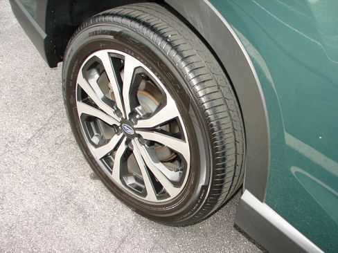 Used 2024 Subaru Forester Limited image 11