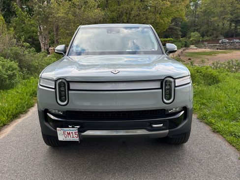 Used 2023 Rivian R1T AWD Adventure image 2