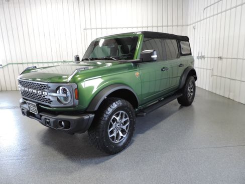 Used 2023 Ford Bronco 4-Door Badlands AWD/4WD image 1