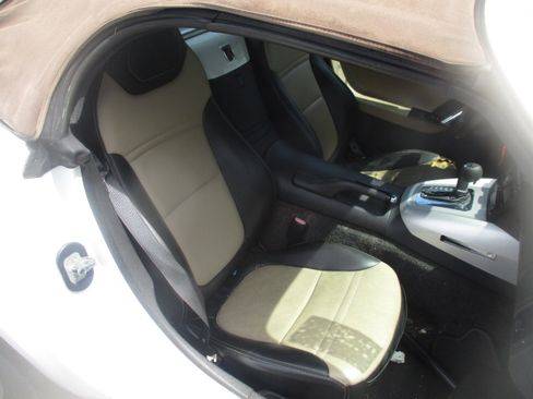 Used 2009 Saturn Sky image 11