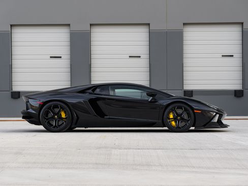Used 2013 Lamborghini Aventador LP 700-4 image 13