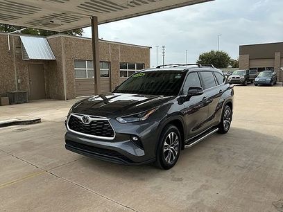 Used 2024 Toyota Highlander XLE