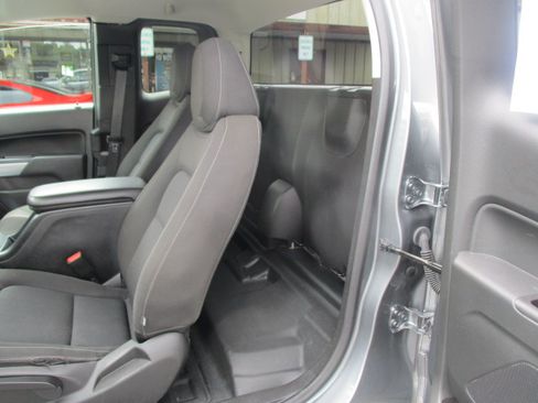 Used 2022 Chevrolet Colorado LT image 17