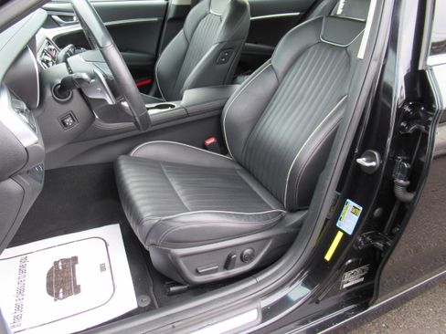 Used 2021 Genesis G70 2.0T Elite image 18