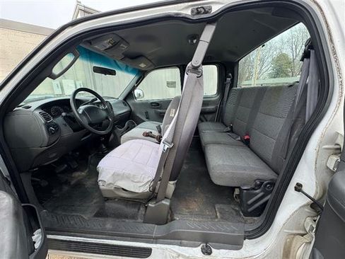 Used 2002 Ford F150 XL image 4