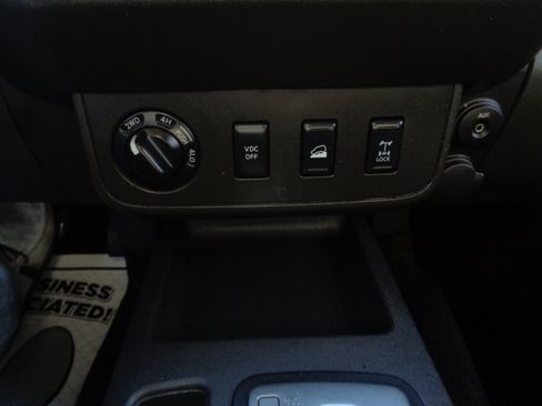 Used 2011 Nissan Frontier PRO-4X image 53