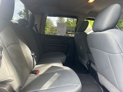 Used 2014 RAM 1500 4x4 Crew Cab ST image 24