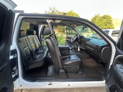 Used 2008 Chevrolet Silverado 1500 4x4 Extended Cab LTZ w/ Z71 image 16