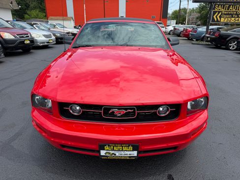 Used 2006 Ford Mustang Premium Convertible RWD image 23