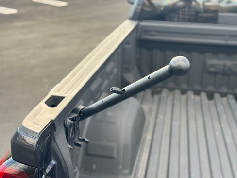 Used 2025 GMC Sierra 1500 SLT image 9