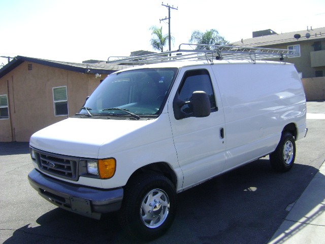 Used 2006 Ford E-350 and Econoline 350 Super Duty RWD image 5
