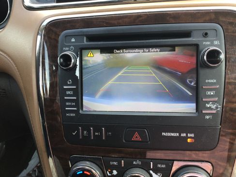 Used 2013 Buick Enclave Premium image 11