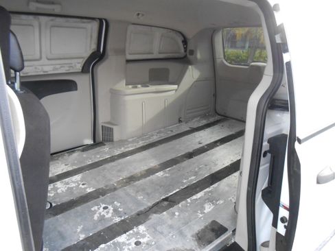 Used 2014 RAM C/V Tradesman image 11