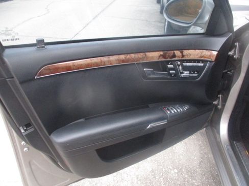 Used 2007 Mercedes-Benz S 550 image 14