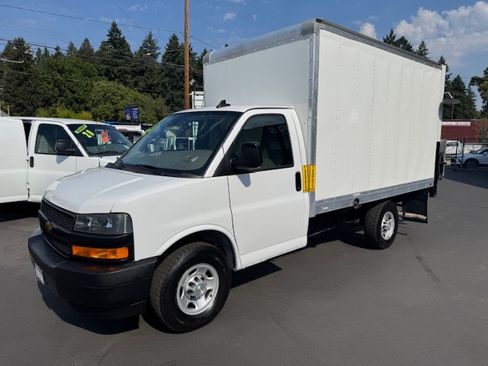 Used 2021 Chevrolet Express 3500 image 5