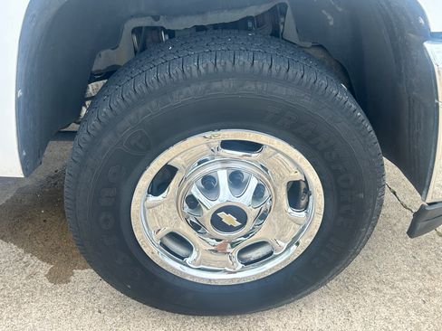 Used 2013 Chevrolet Silverado 2500 2WD Extended Cab image 26
