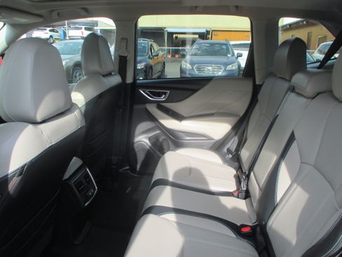 Used 2020 Subaru Forester Limited AWD/4WD image 9