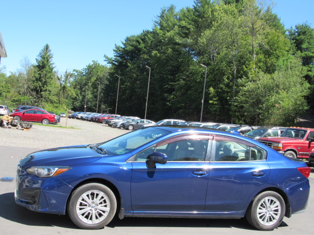 Used 2017 Subaru Impreza 2.0i Premium Sedan AWD/4WD image 3