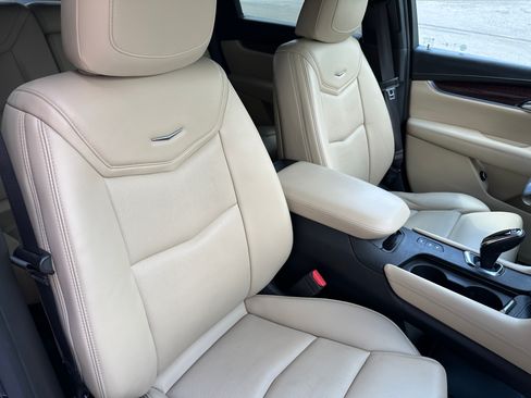 Used 2017 Cadillac XT5 Luxury image 14