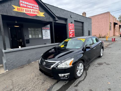 Used 2013 Nissan Altima image 2