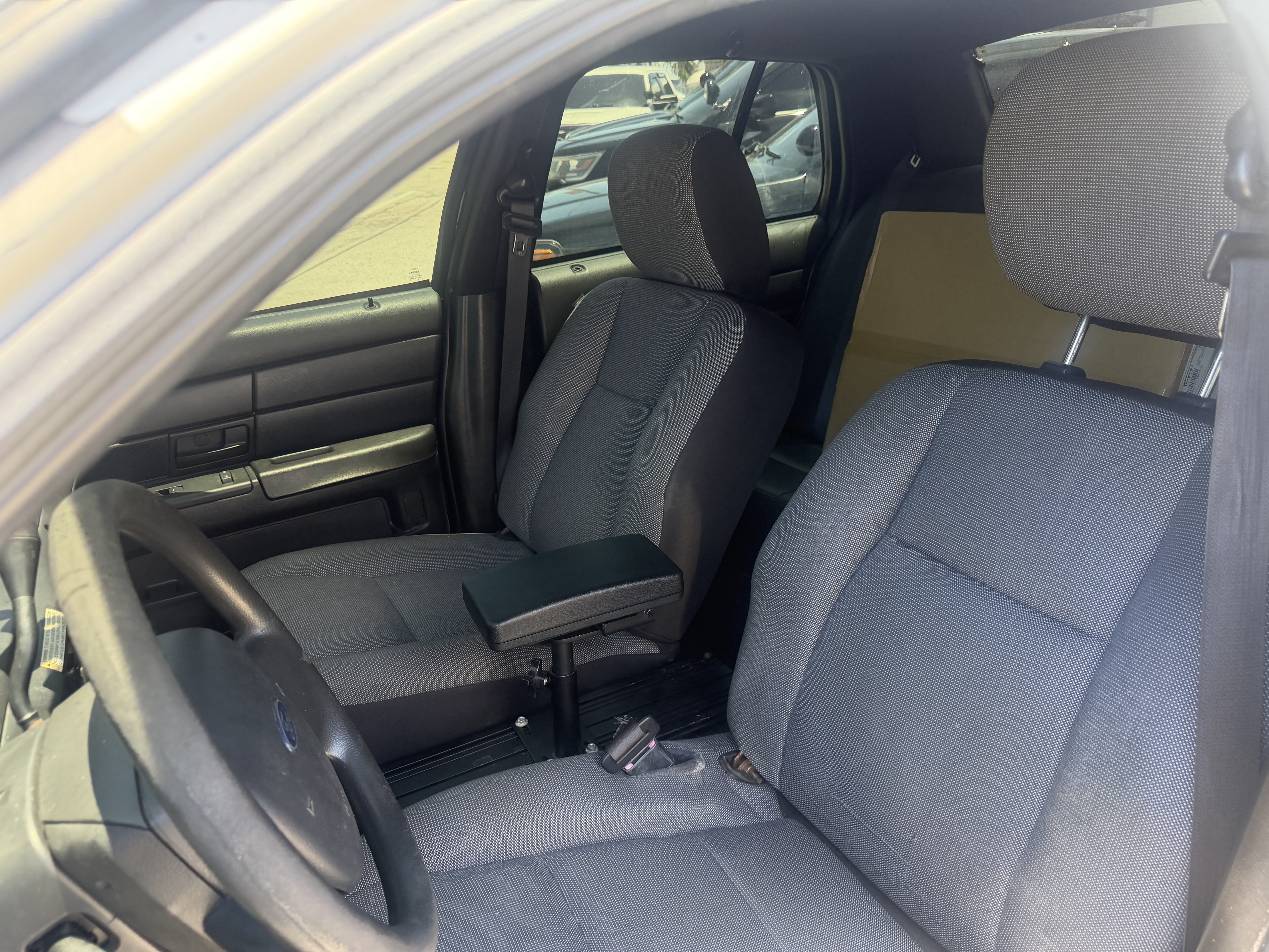 Used 2011 Ford Crown Victoria Police Interceptor RWD image 11