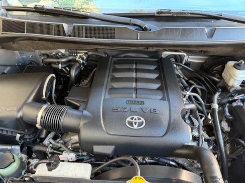 Used 2011 Toyota Sequoia Limited image 36