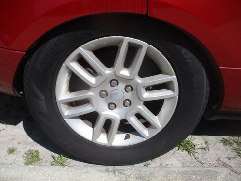 Used 2012 Land Rover Range Rover HSE image 13